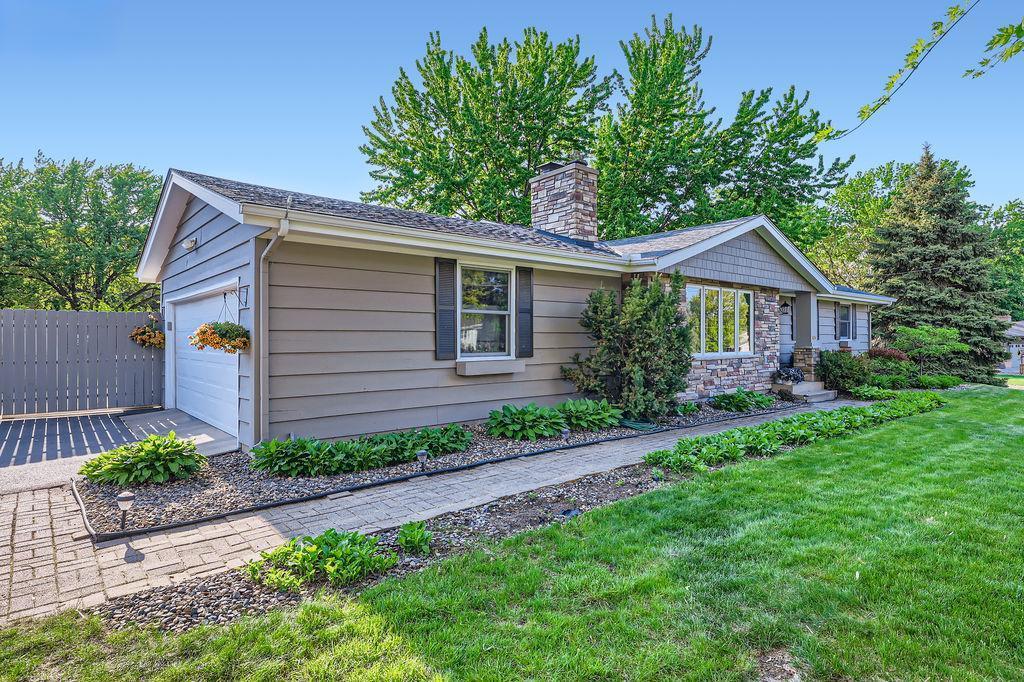 9720 Upton Road, Minneapolis, Minnesota image 2