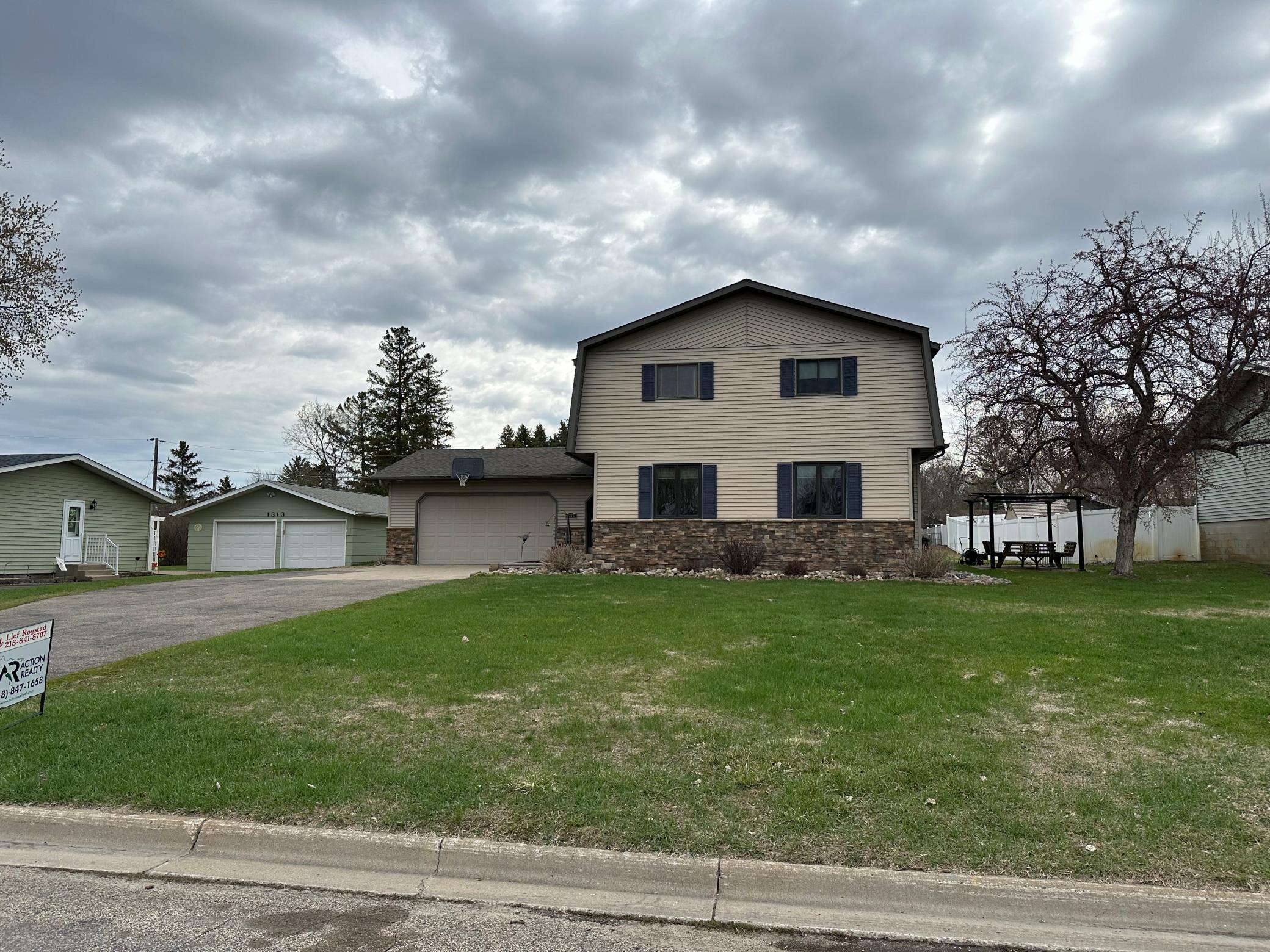 1315 Loring Avenue, Detroit Lakes, Minnesota image 2