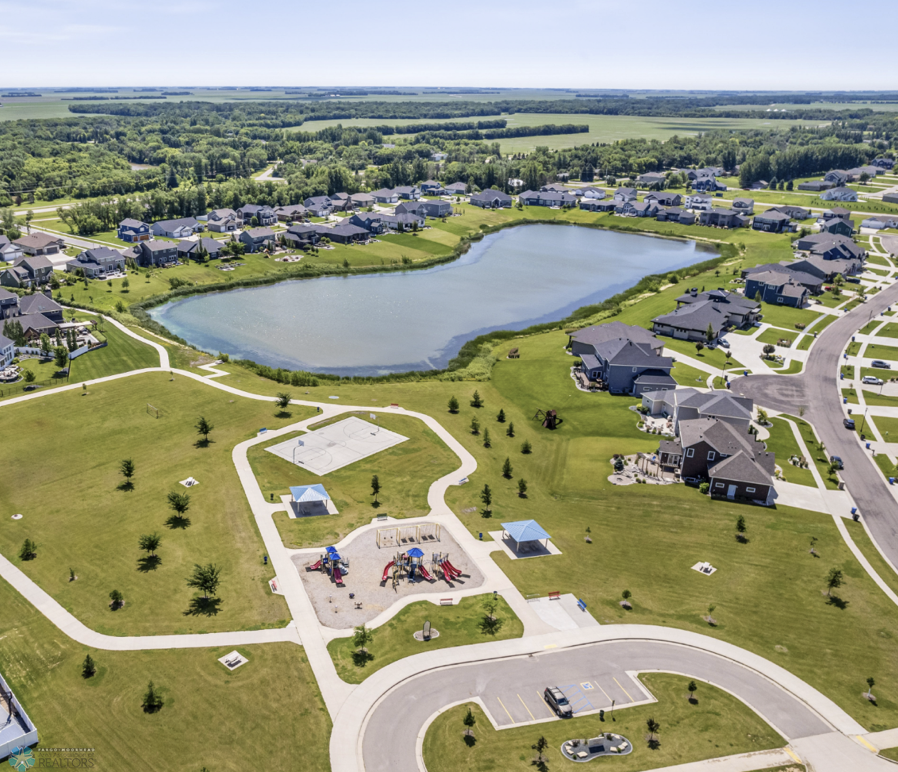 7245 Eagle Pointe Drive, Fargo, North Dakota image 37
