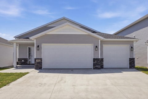 Homes For Sale - 2600 74th Avenue<br/> Cass County, Fargo, ND 58104