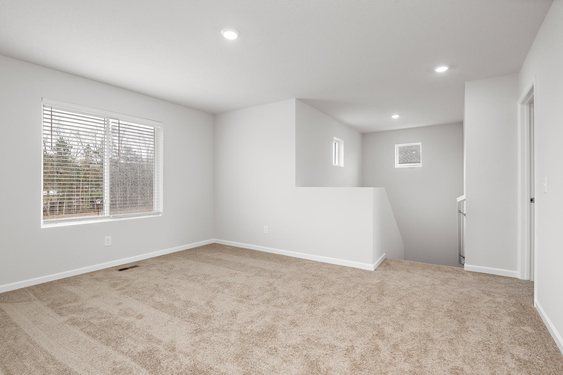 709 Spruce Street, Cambridge, Minnesota image 3