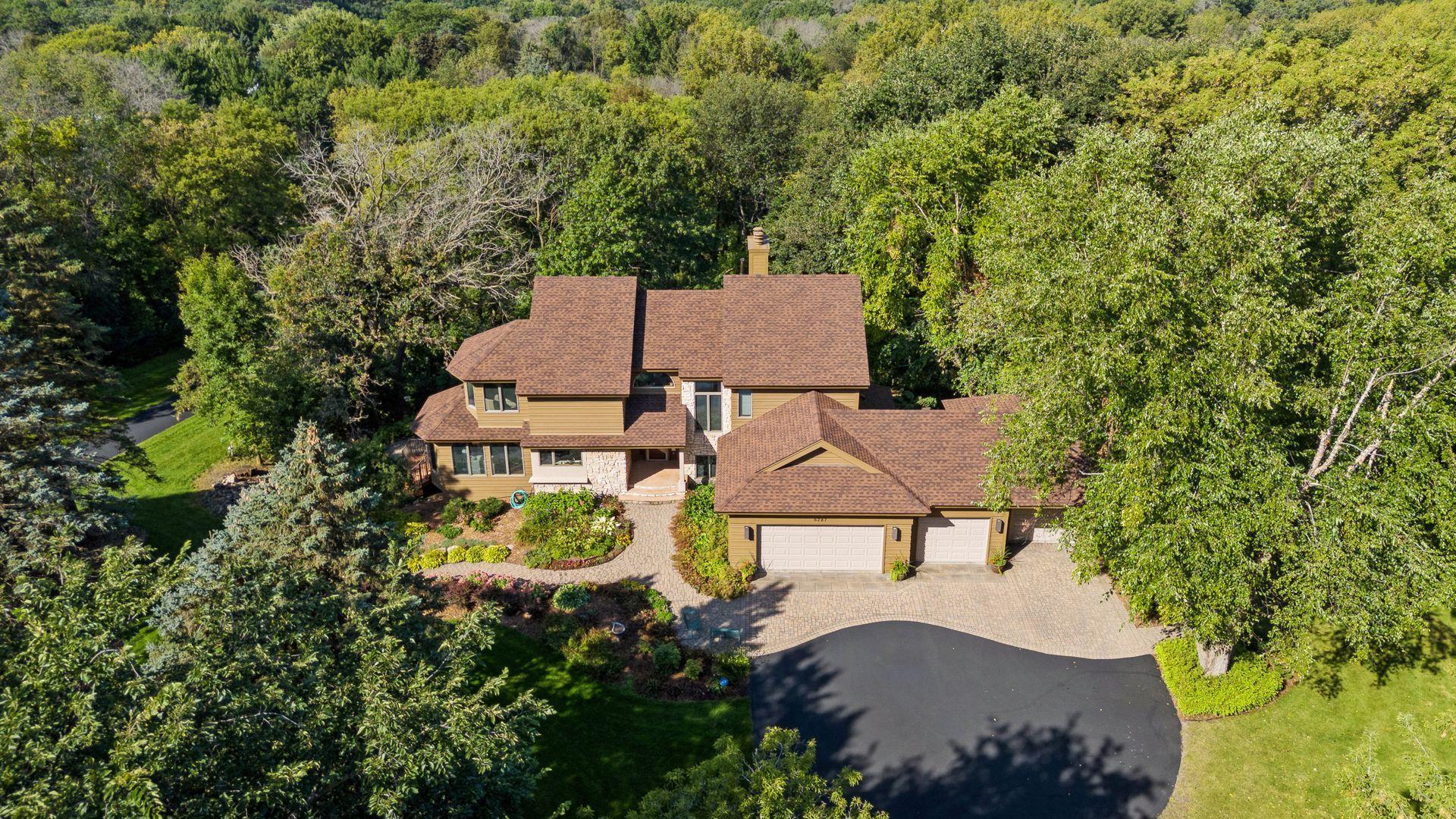 6287 Crackleberry Trail, Woodbury, Minnesota image 1