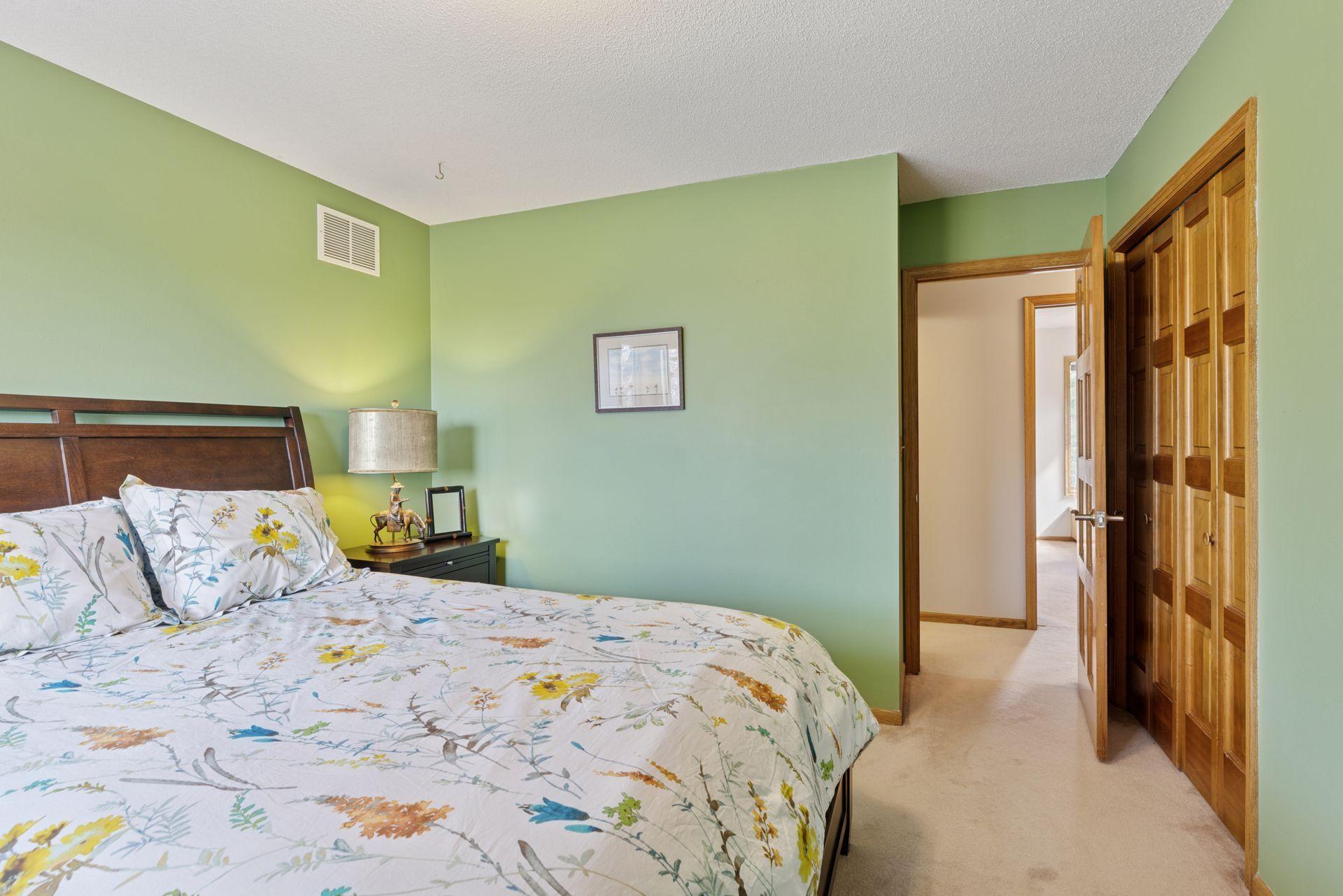 6287 Crackleberry Trail, Woodbury, Minnesota image 31