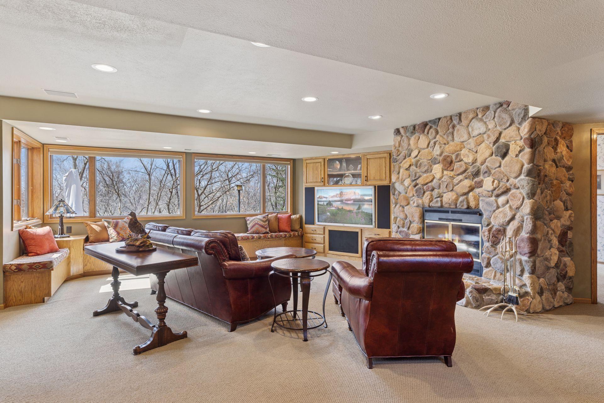 6287 Crackleberry Trail, Woodbury, Minnesota image 32