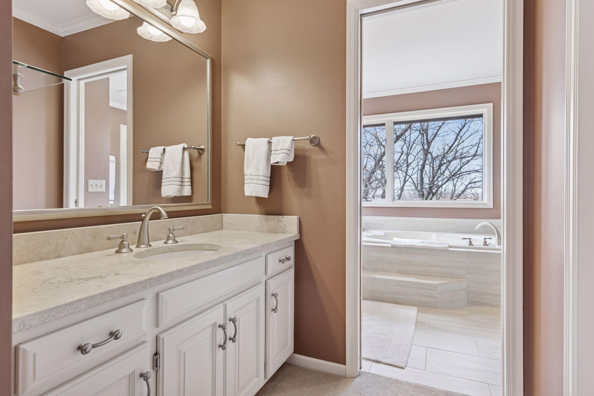 6287 Crackleberry Trail, Woodbury, Minnesota image 27
