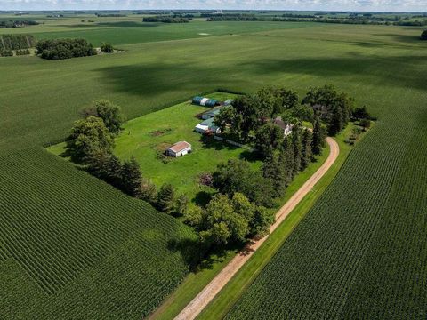 Homes For Sale - 725 110th Street<br/> Sherburn, MN 56171