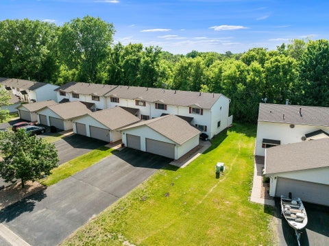 Townhouse For Sale - 10658 Hummingbird Street<br/> Minneapolis, MN 55433