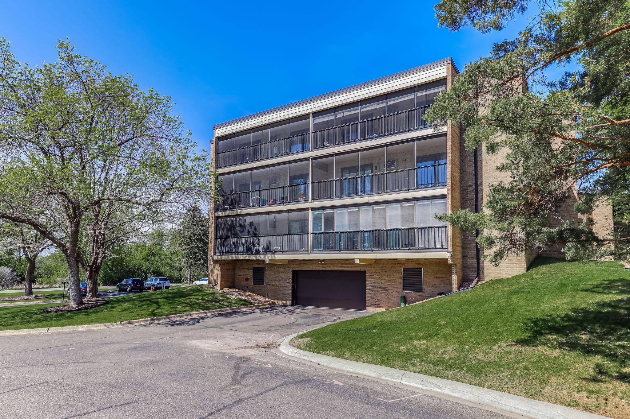 5645 Green Circle Drive #206, Minnetonka, Minnesota image 28