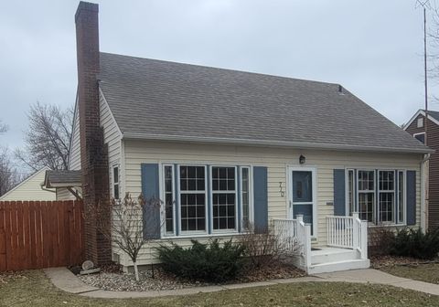 Homes For Sale - 710 E 5th Street<br/> Redwood Falls, MN 56283