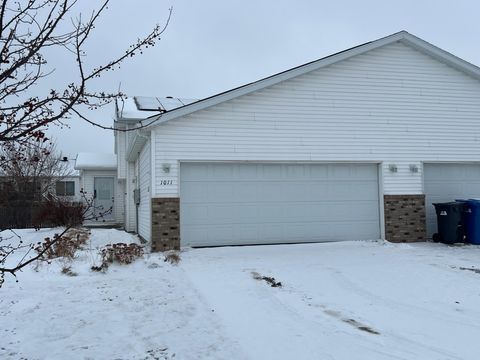 Homes For Sale - 1011 Southwood Drive<br/> Dilworth, MN 56529