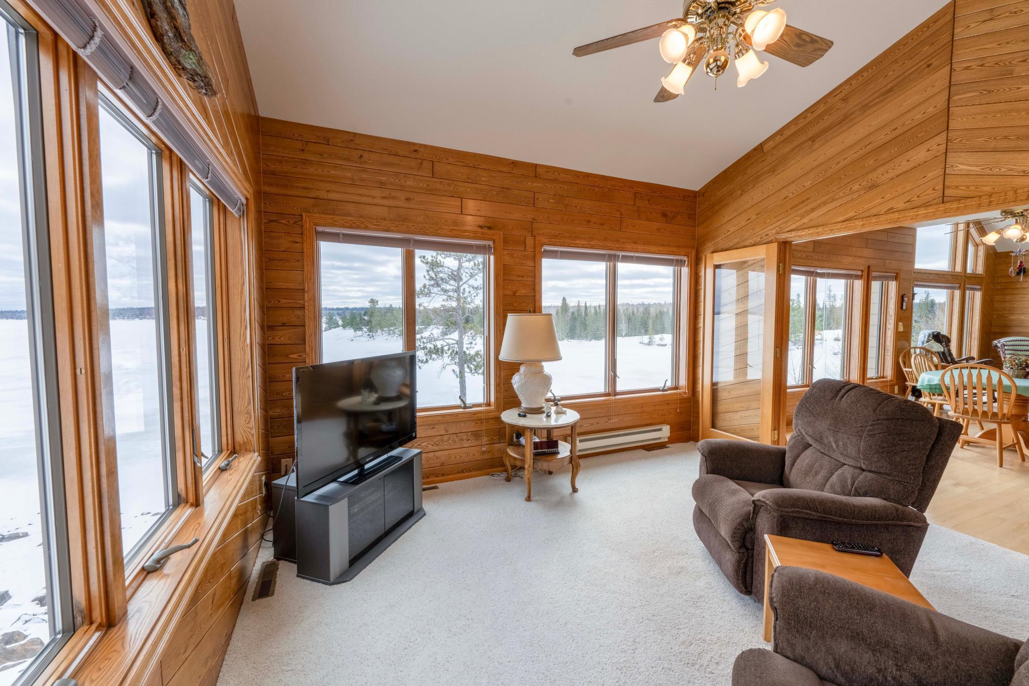 10124 Timberwolf Trail, Kabetogama, Minnesota image 12