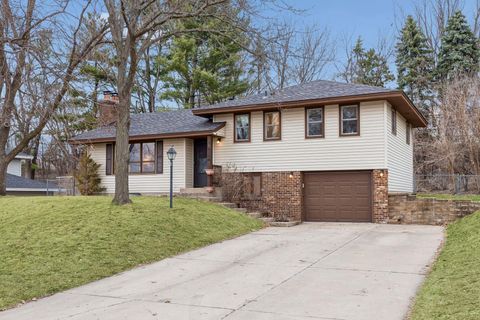 Homes For Sale - 8158 83rd Street<br/> Washington County, Cottage Grove, MN 55016