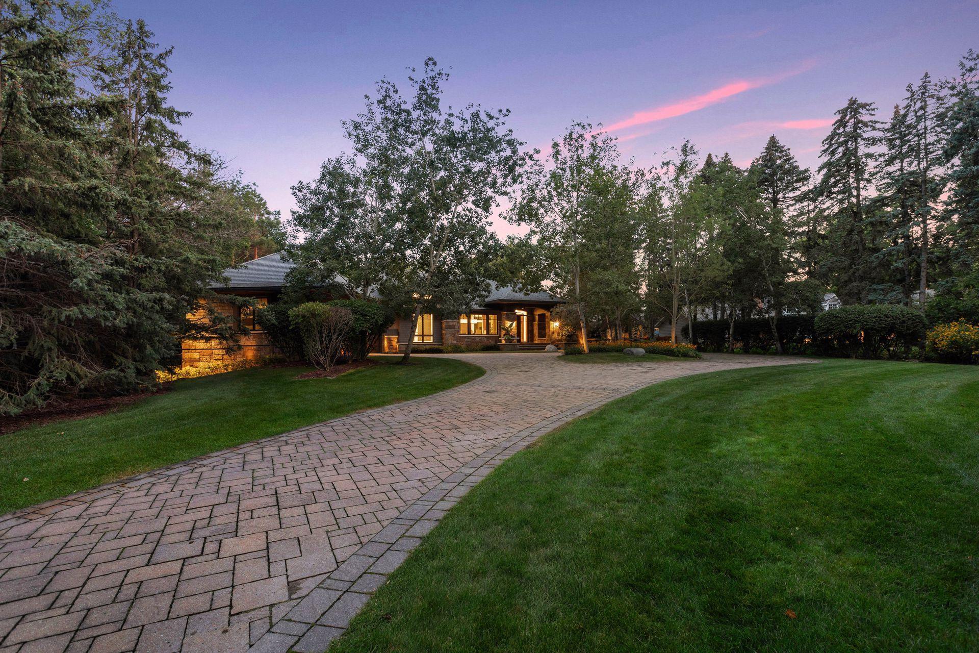 370 Ferndale Road, Wayzata, Minnesota image 2