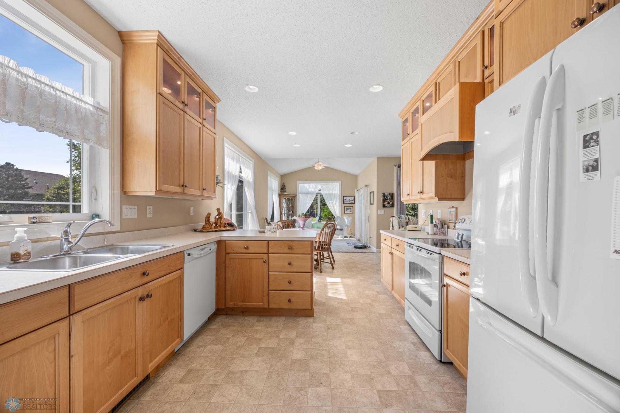 Moorhead, Minnesota 56560, United States, 2 Bedrooms Bedrooms, ,2 BathroomsBathrooms,Residential,Active,195722