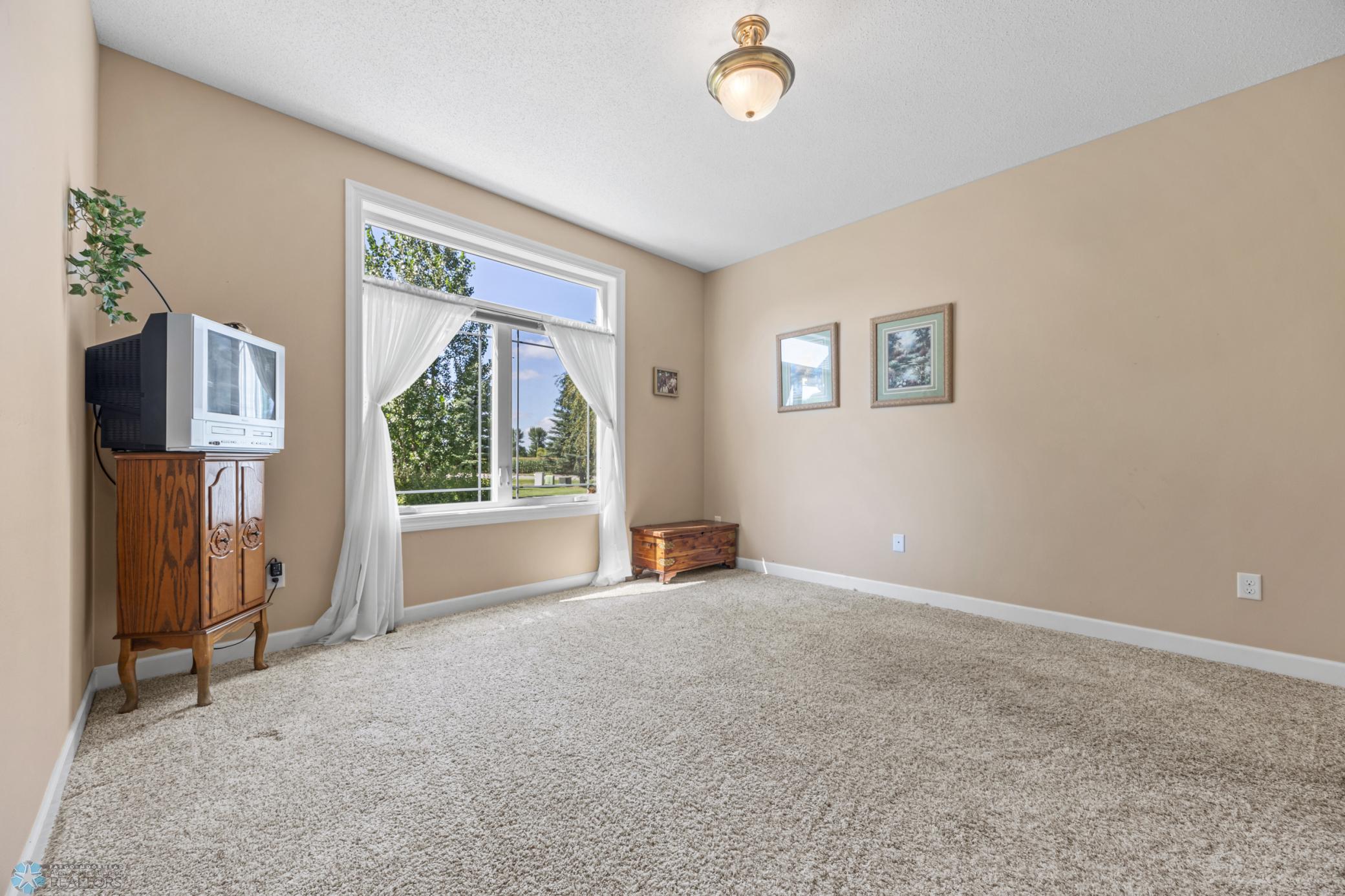 Moorhead, Minnesota 56560, United States, 2 Bedrooms Bedrooms, ,2 BathroomsBathrooms,Residential,Active,195722