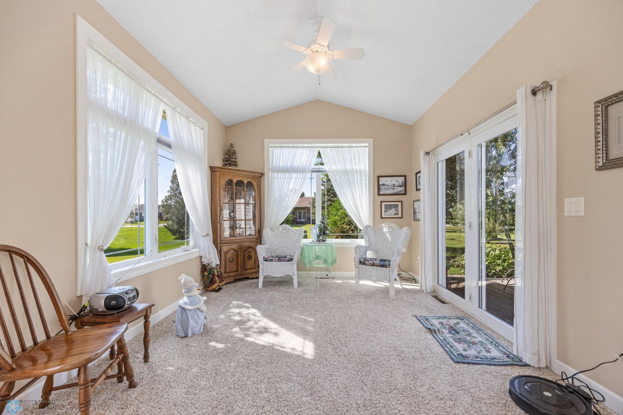 Moorhead, Minnesota 56560, United States, 2 Bedrooms Bedrooms, ,2 BathroomsBathrooms,Residential,Active,195722