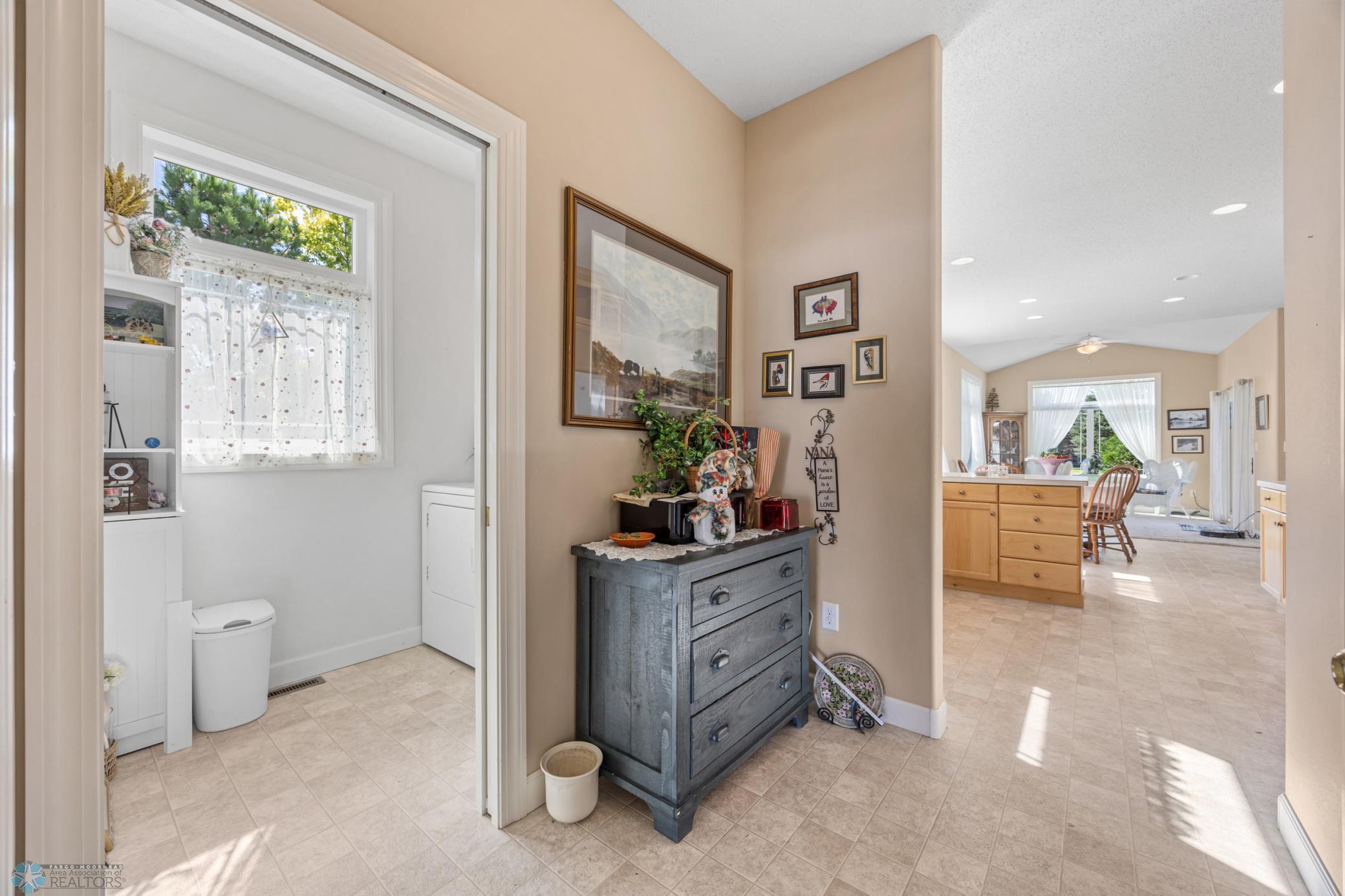 Moorhead, Minnesota 56560, United States, 2 Bedrooms Bedrooms, ,2 BathroomsBathrooms,Residential,Active,195722