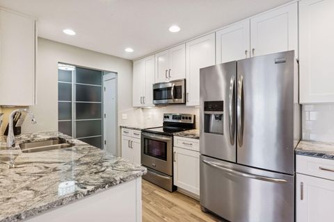 Condo For Sale - 205 Barry Avenue<br/> Wayzata, MN 55391