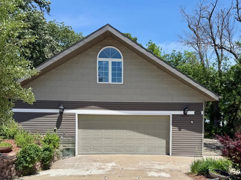 Homes For Sale - 1907 S Shore Drive<br/> Albert Lea, MN 56007