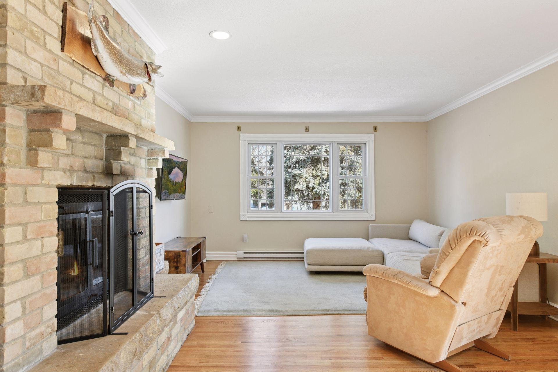 8565 Alisa Court, Chanhassen, Minnesota image 12