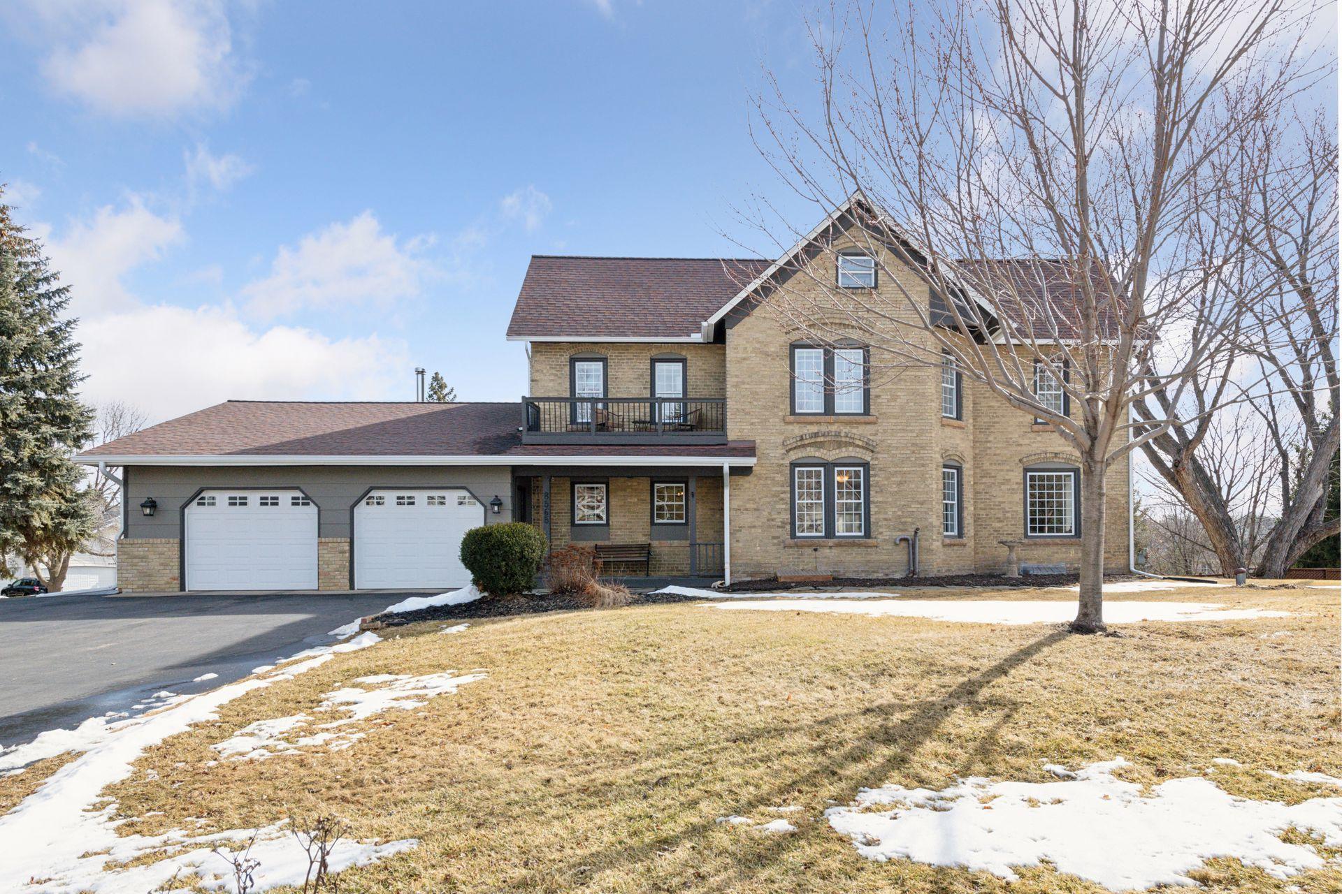 8565 Alisa Court, Chanhassen, Minnesota image 1