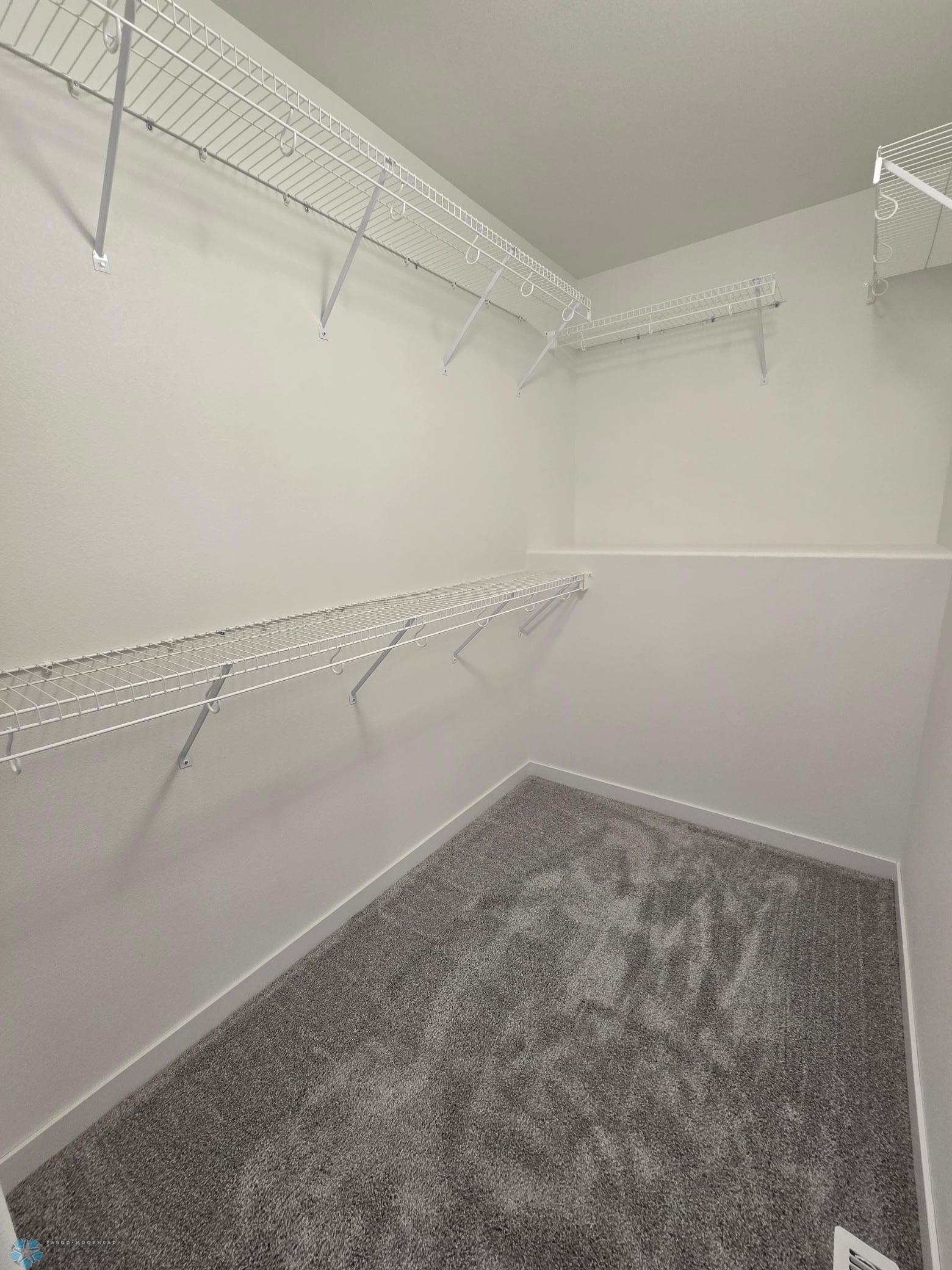 West Fargo, North Dakota 58078, United States, 4 Bedrooms Bedrooms, ,3 BathroomsBathrooms,Residential,Pending,51760