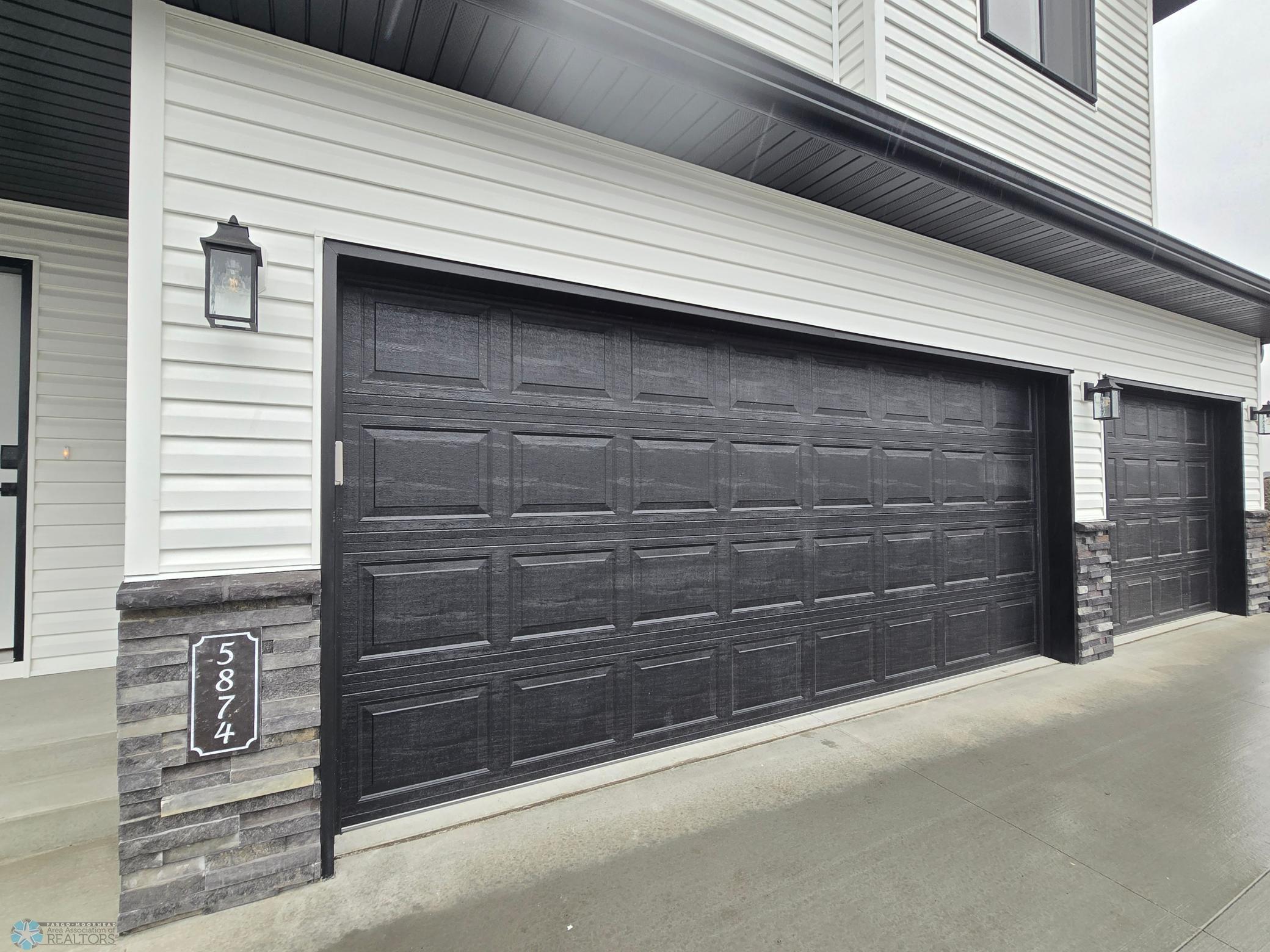 West Fargo, North Dakota 58078, United States, 4 Bedrooms Bedrooms, ,3 BathroomsBathrooms,Residential,Pending,51760