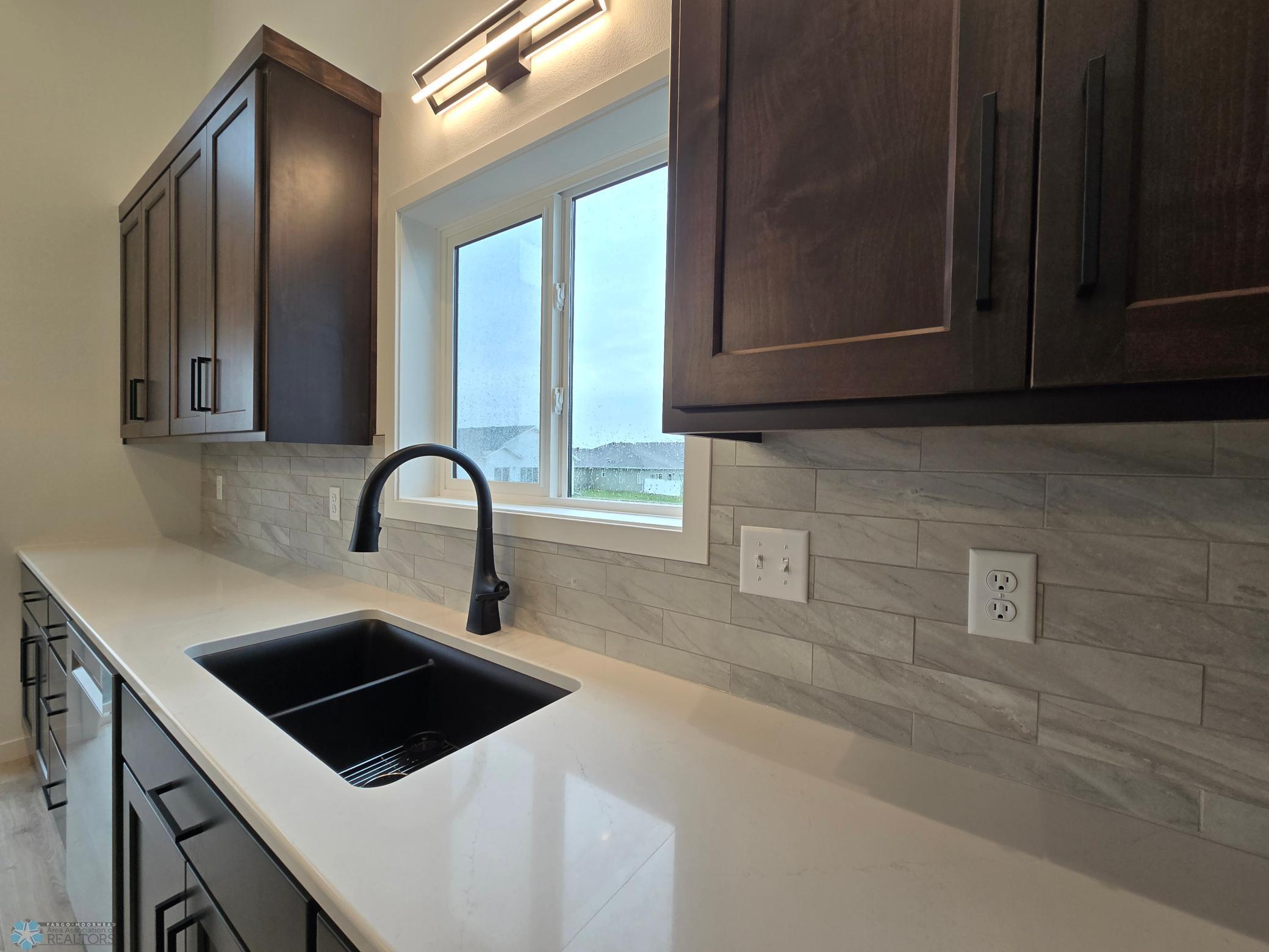 West Fargo, North Dakota 58078, United States, 4 Bedrooms Bedrooms, ,3 BathroomsBathrooms,Residential,Pending,51760