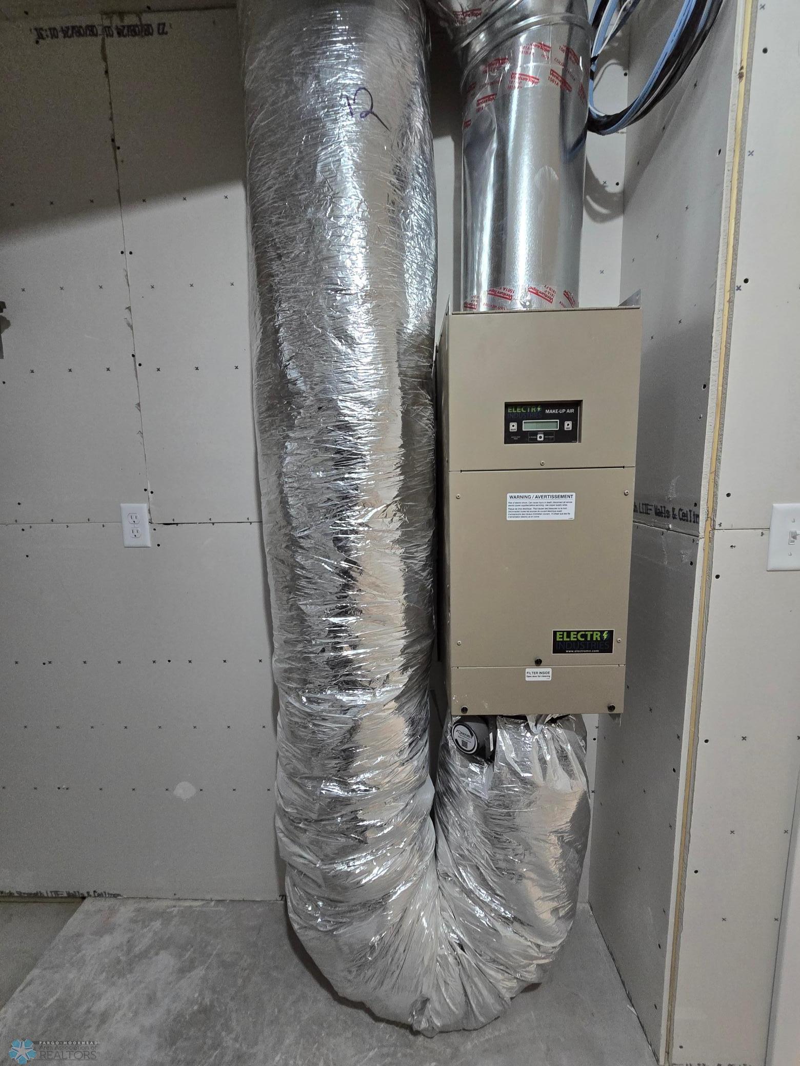 West Fargo, North Dakota 58078, United States, 4 Bedrooms Bedrooms, ,3 BathroomsBathrooms,Residential,Pending,51760