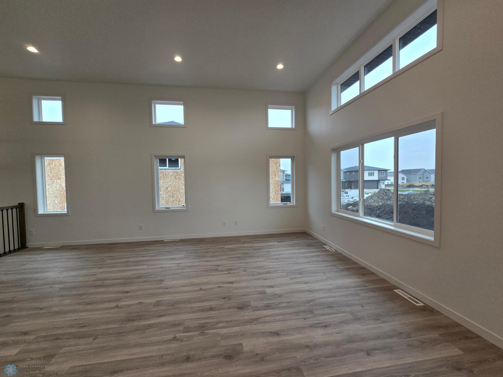 West Fargo, North Dakota 58078, United States, 4 Bedrooms Bedrooms, ,3 BathroomsBathrooms,Residential,Pending,51760