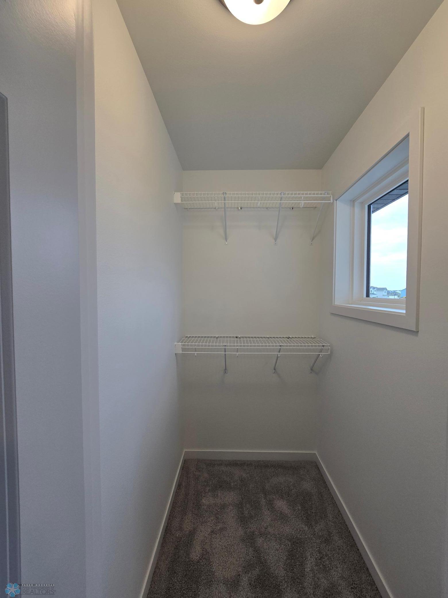 West Fargo, North Dakota 58078, United States, 4 Bedrooms Bedrooms, ,3 BathroomsBathrooms,Residential,Pending,51760