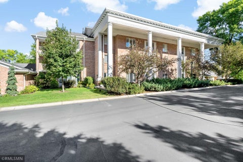 Condo For Sale - 1585 Dodd Road<br/> Mendota Heights, MN 55118