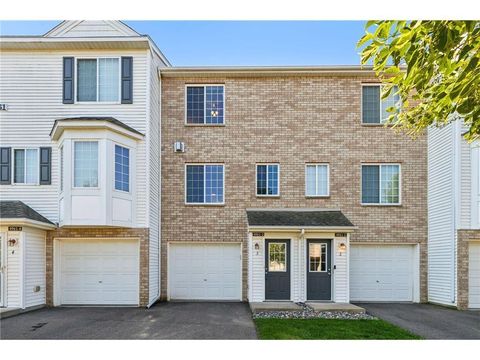 Townhouse For Sale - 4961 Emmit Drive<br/> Hugo, MN 55038