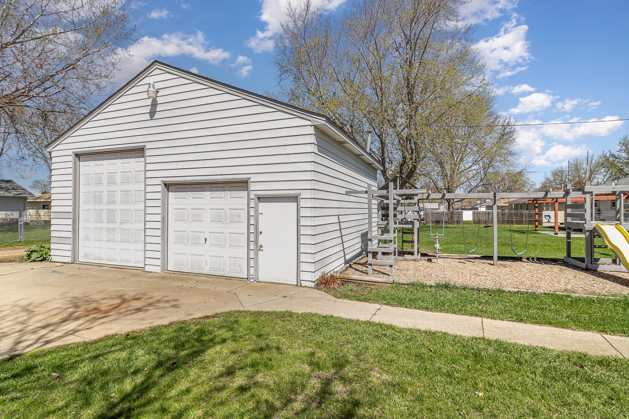 968 Shumway Street, Shakopee, Minnesota image 2