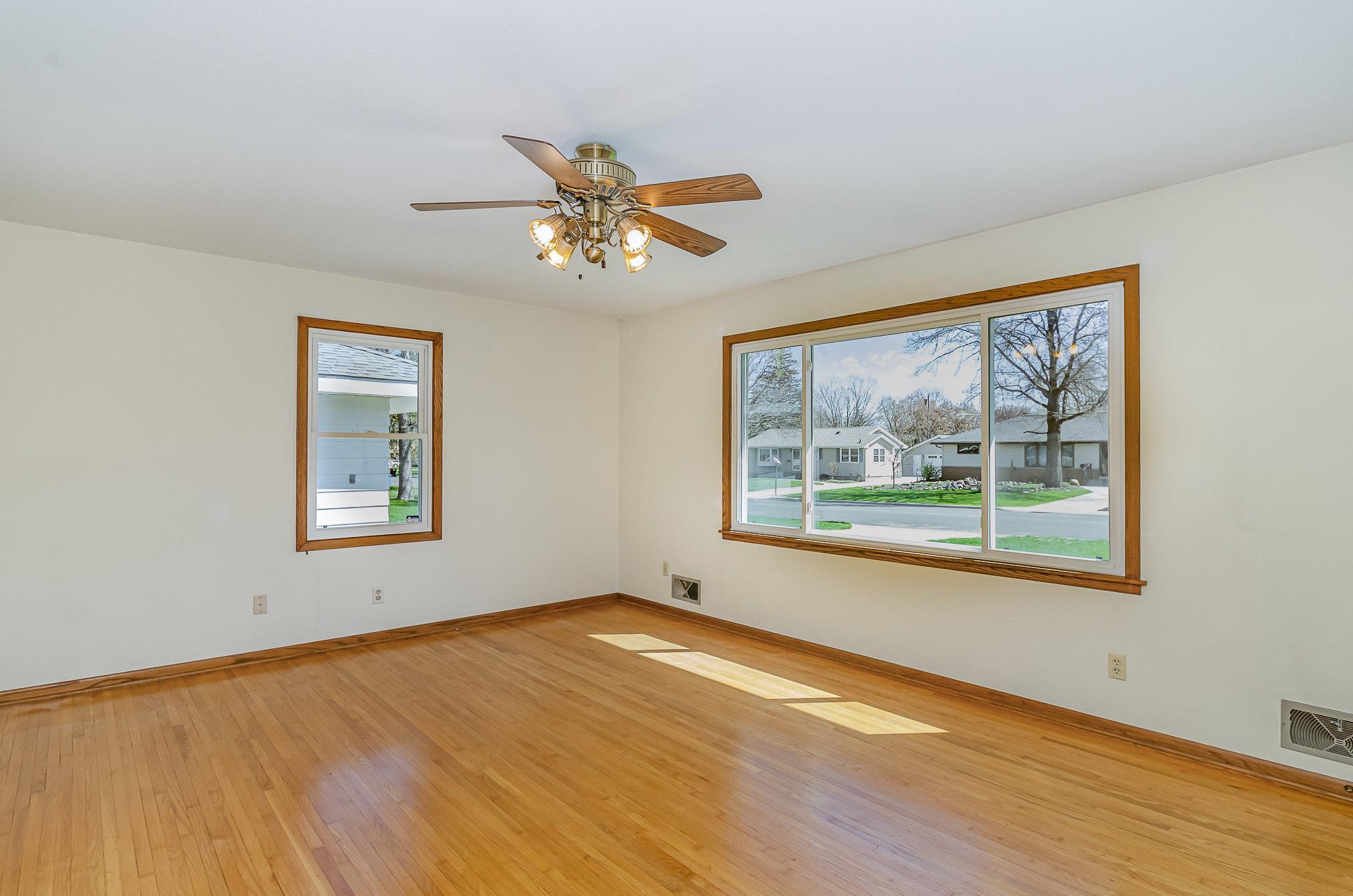 968 Shumway Street, Shakopee, Minnesota image 5