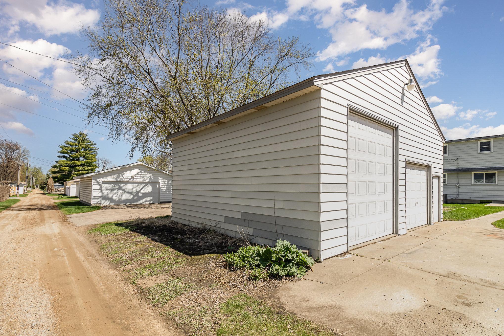 968 Shumway Street, Shakopee, Minnesota image 24