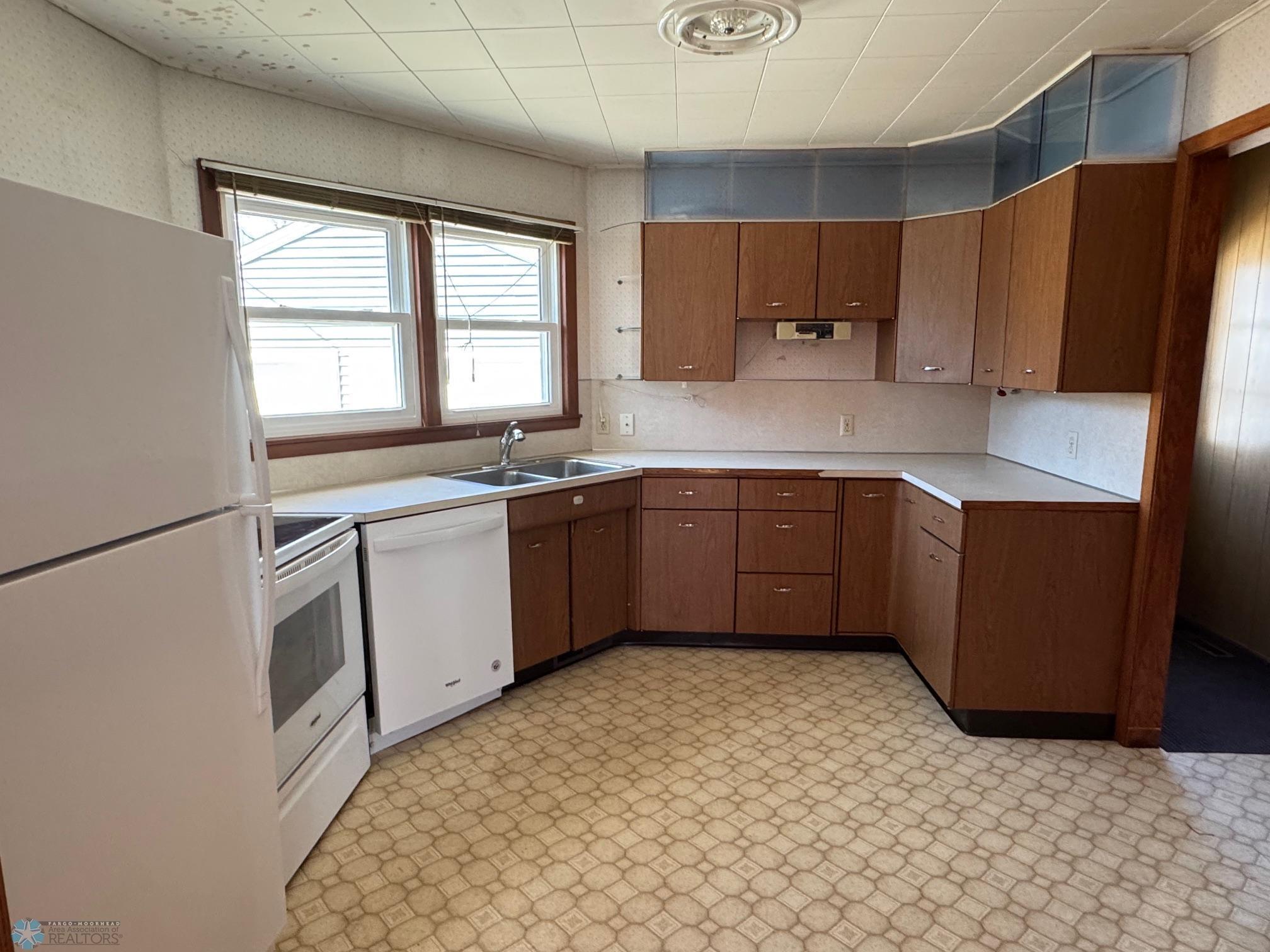 611 17th Street, Moorhead, Minnesota image 8