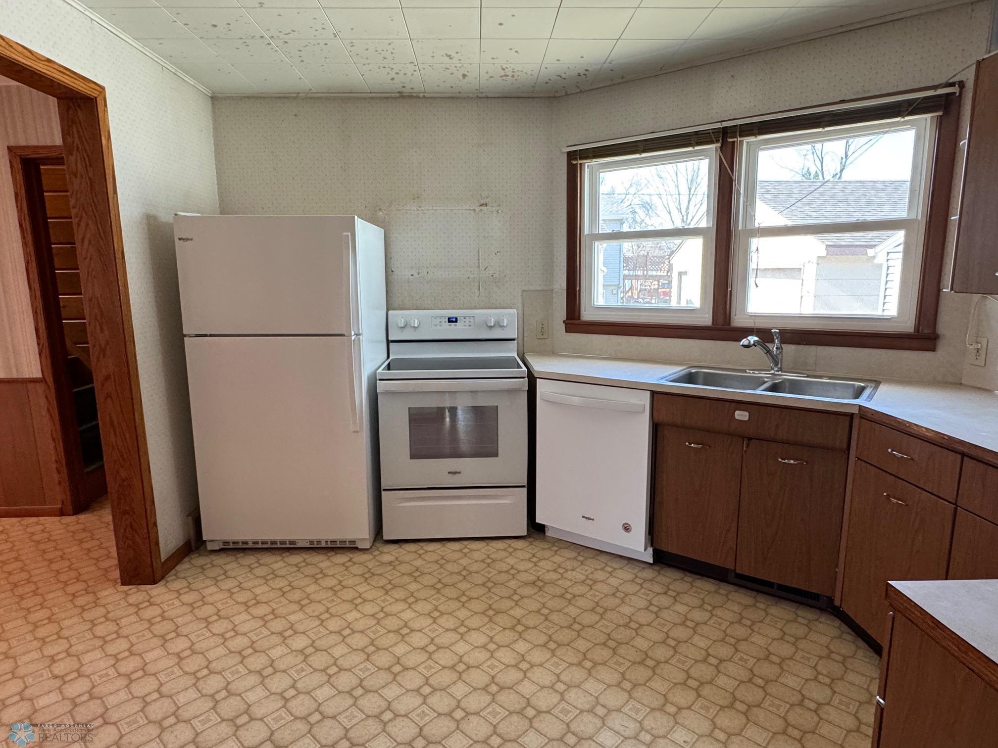 611 17th Street, Moorhead, Minnesota image 9