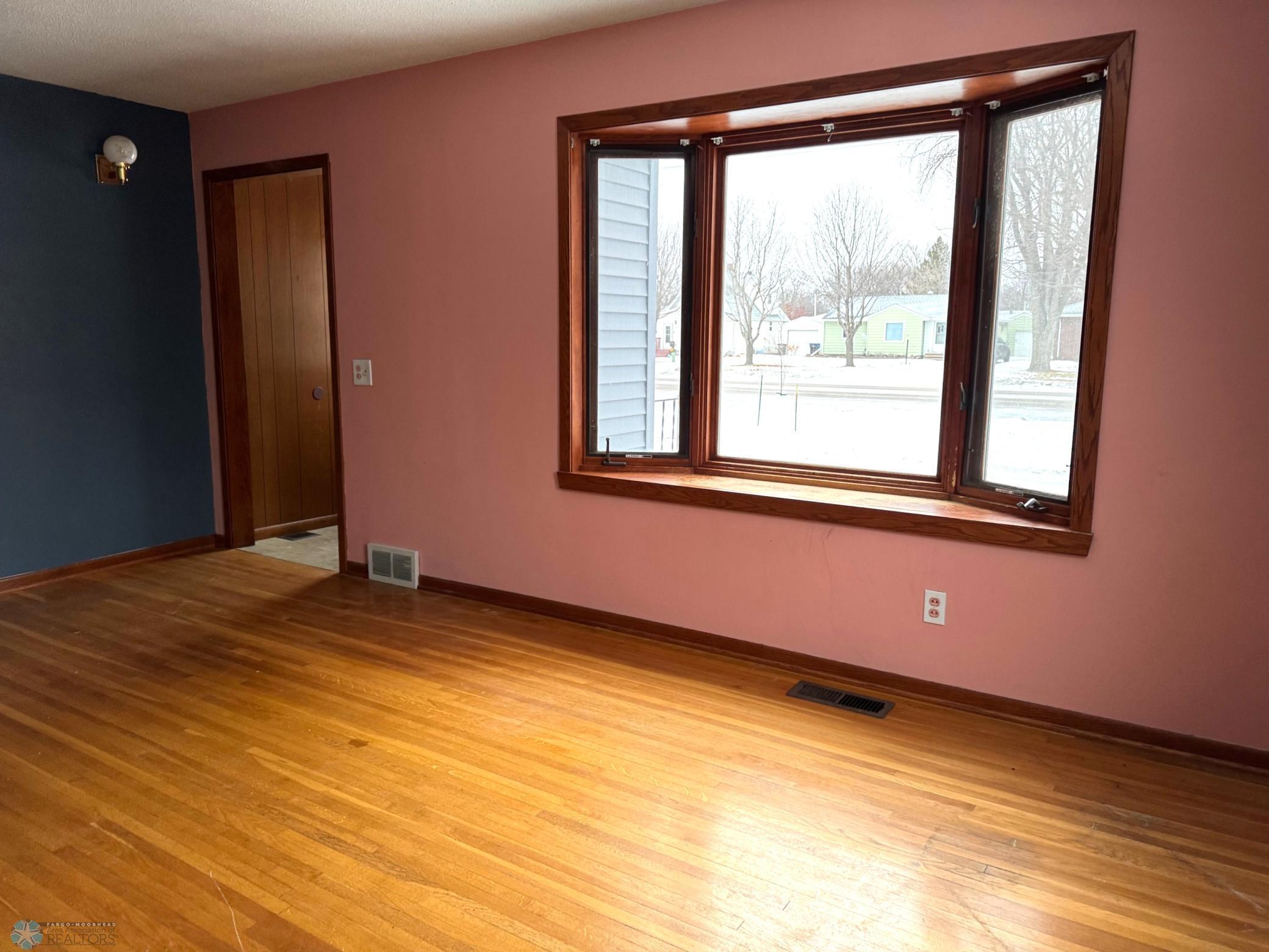 611 17th Street, Moorhead, Minnesota image 4