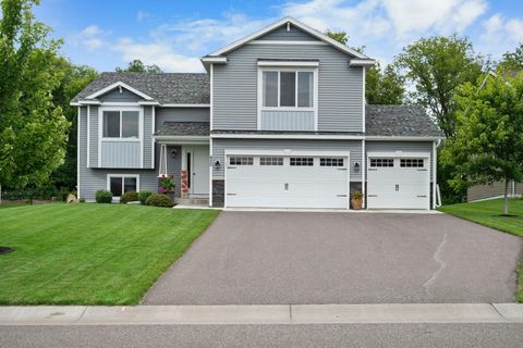 Homes For Sale - 420 Eagle Street<br/> Isanti, MN 55040