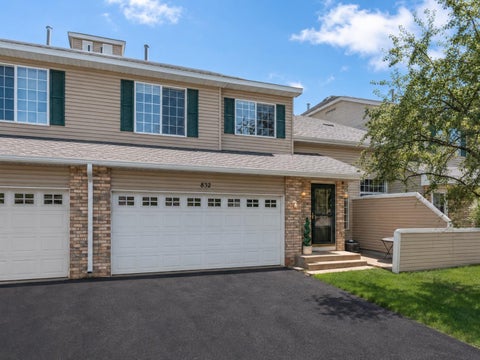 Townhouse For Sale - 832 Summer Pines Circle<br/> Saint Croix County, Hudson, WI 54016