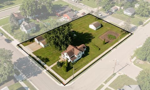 Homes For Sale - 107 4th Avenue<br/> Dodge Center, MN 55927