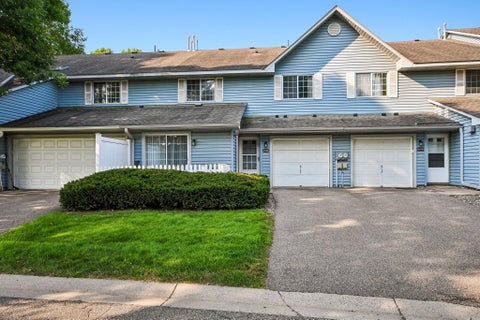 Townhouse For Sale - 2580 Bedford Court<br/> Mendota Heights, MN 55120