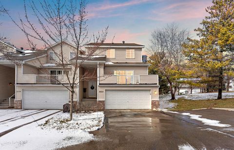 Townhouse For Sale - 7717 Nicholas Way<br/> Carver County, Chanhassen, MN 55317