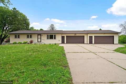 Homes For Sale - 1079 Birch Avenue<br/> Goodhue County, Red Wing, MN 55066