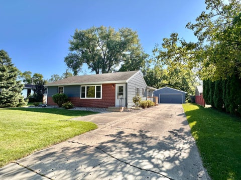 Homes For Sale - 1205 16th Street<br/> Willmar, MN 56201