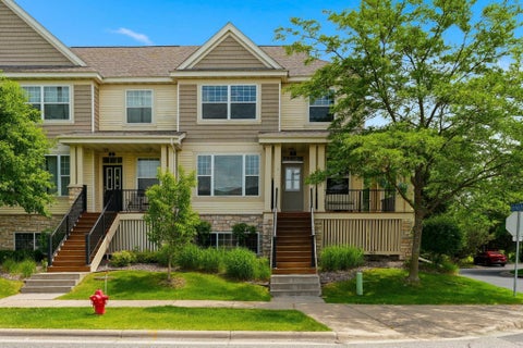 Townhouse For Sale - 14623 Victor Hugo Boulevard<br/> Hugo, MN 55038