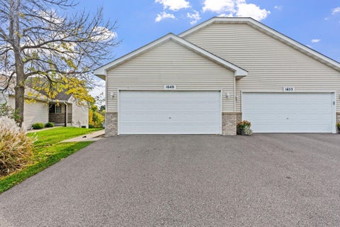 Townhouse For Sale - 1649 Lakeridge Way<br/> Waconia, MN 55387