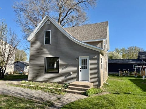 Homes For Sale - 515 E Spring Street<br/> Redwood Falls, MN 56283
