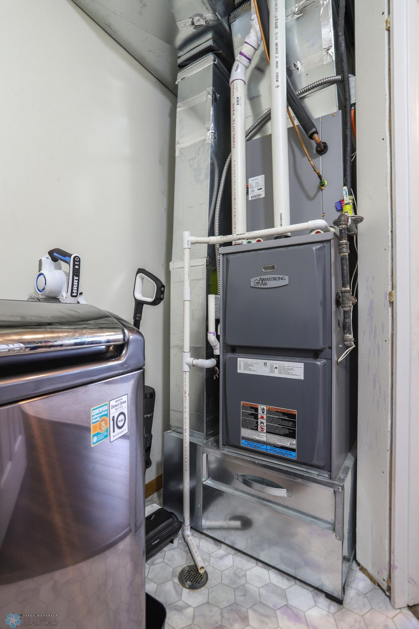 Fargo, North Dakota 58104, United States, 3 Bedrooms Bedrooms, ,2 BathroomsBathrooms,Residential,Active,208954